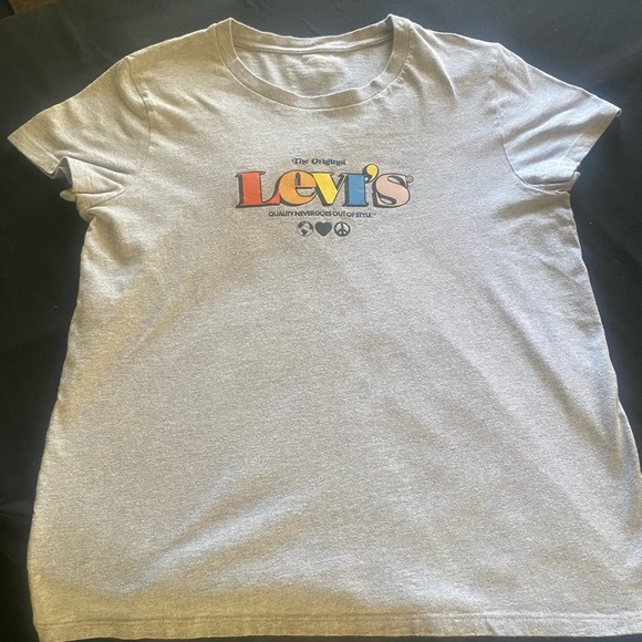 Levi's Other - Levi's Kids Gray Tee with Colorful Logo